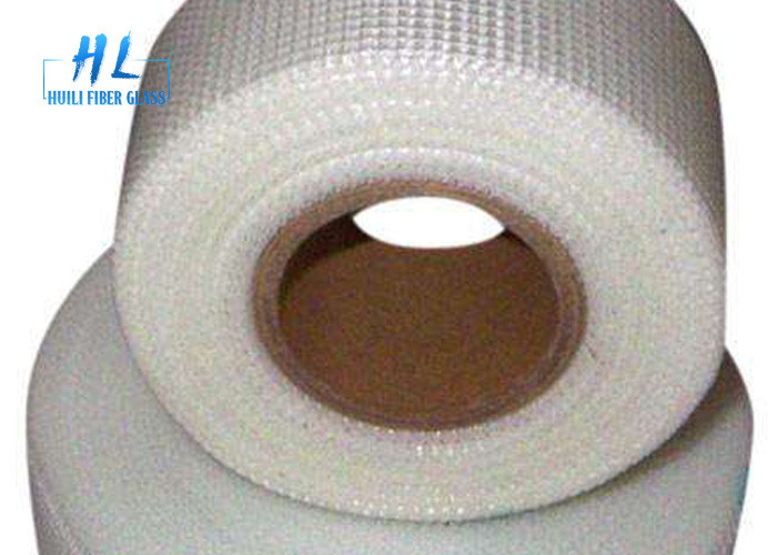 شريط ملصق من ألياف الزجاج اللاتكسية من جانب واحد 60g - 65g / m2 50m رول مقاوم للحرارة حتى 500 ° C