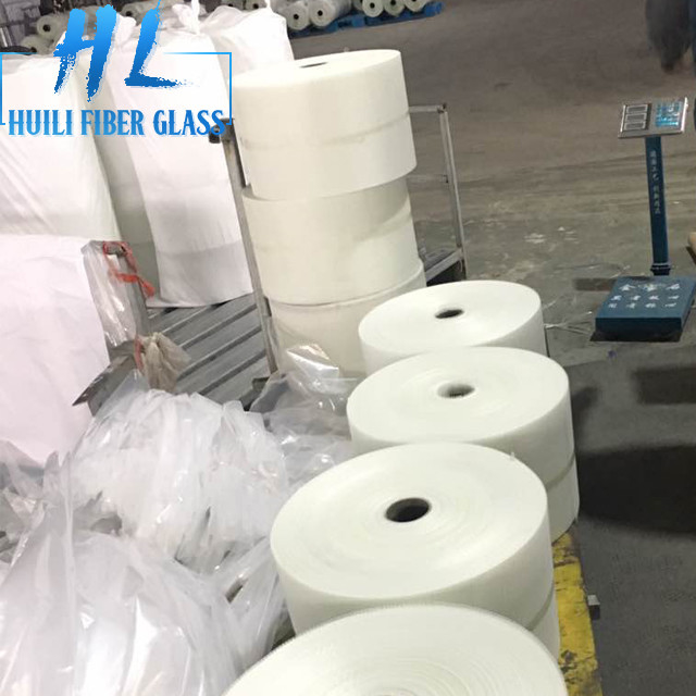 5x5mm 80GSM 60GSM منتجات الألياف الزجاجية النسيج القلوي مقاومة الألياف الزجاجية شبكة رولز للفسيفساء