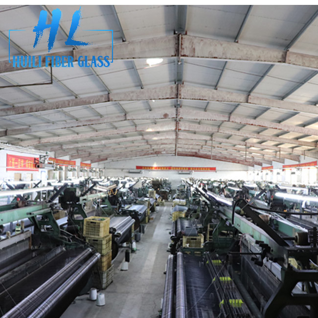 أسود 18 * 14 0.33mm فحم الألياف الزجاجية شبكة الحشرات لبركة وفناء